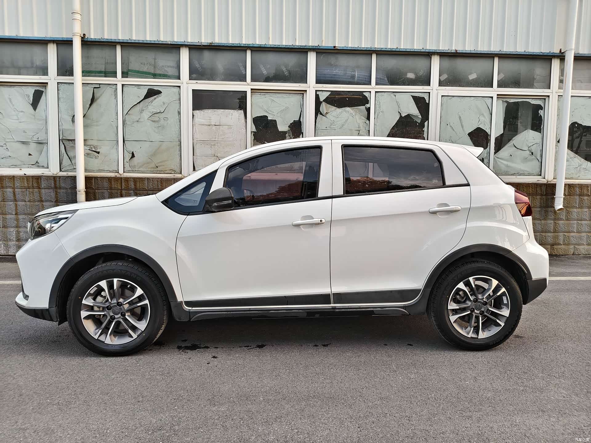 Geely EX3, 2022 4