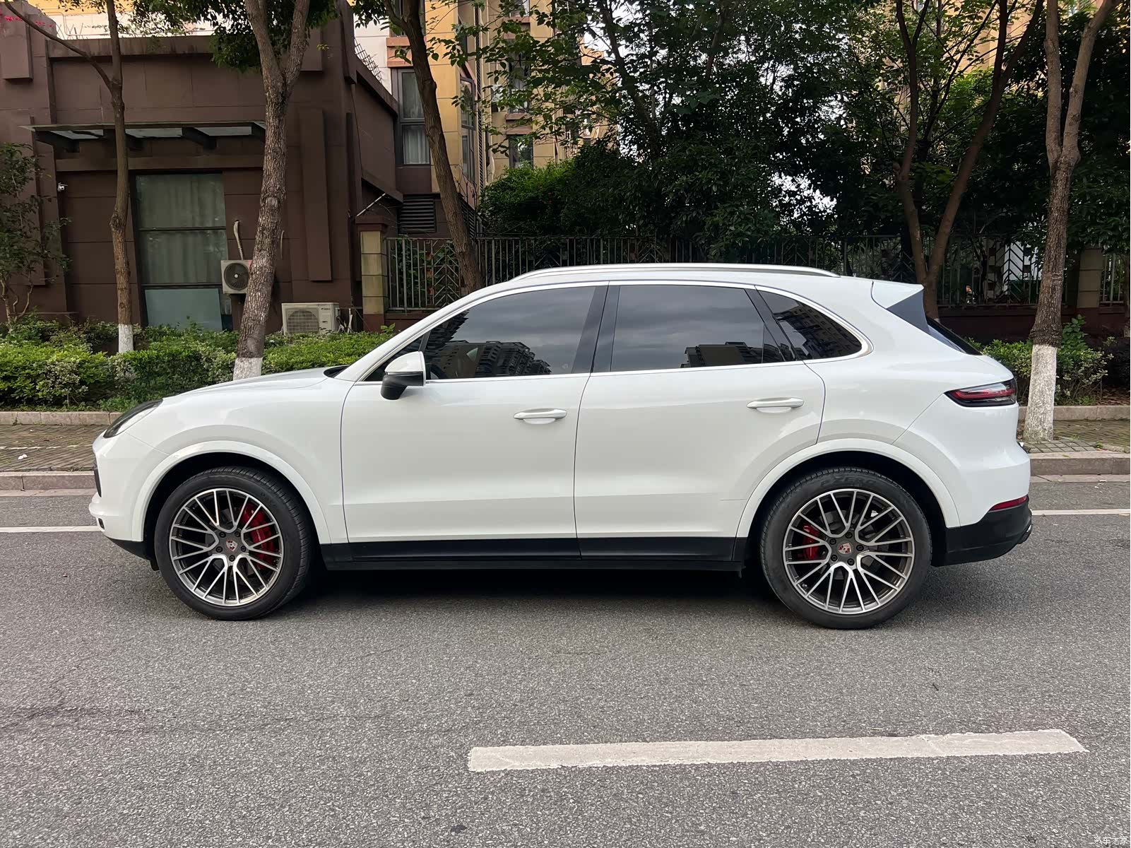 Porsche Cayenne, 2018 все фото