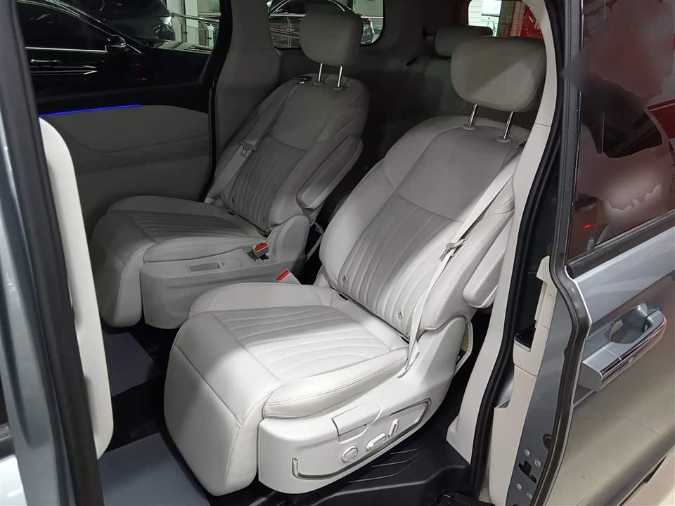 JAC Refine Ruifeng RF8 PHEV