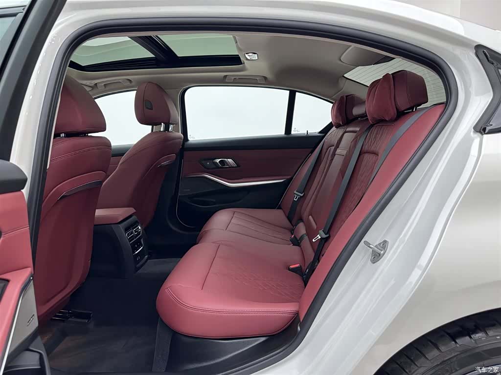 BMW 3 Series, 2024 20