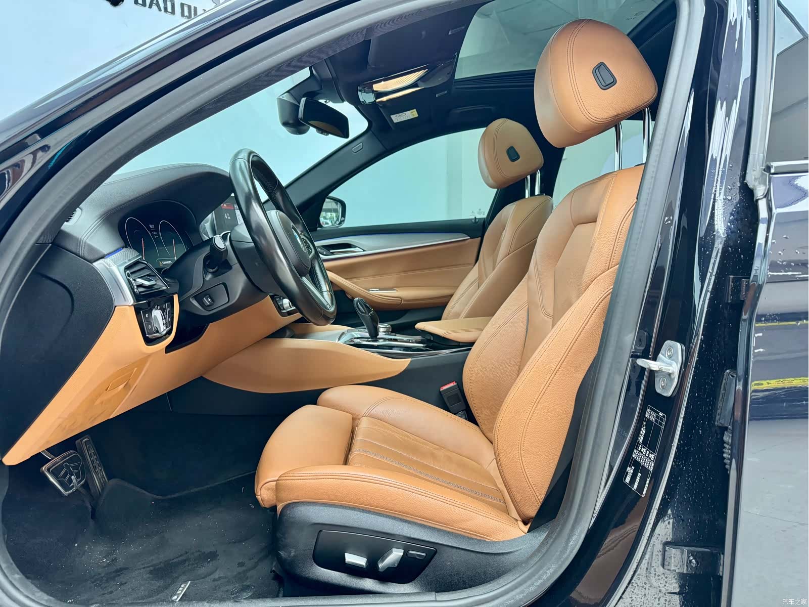 BMW 5 Series, 2019 все фото