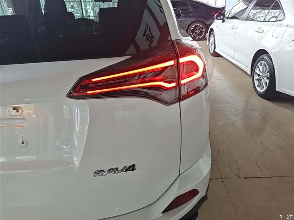 Toyota RAV4, 2017 8