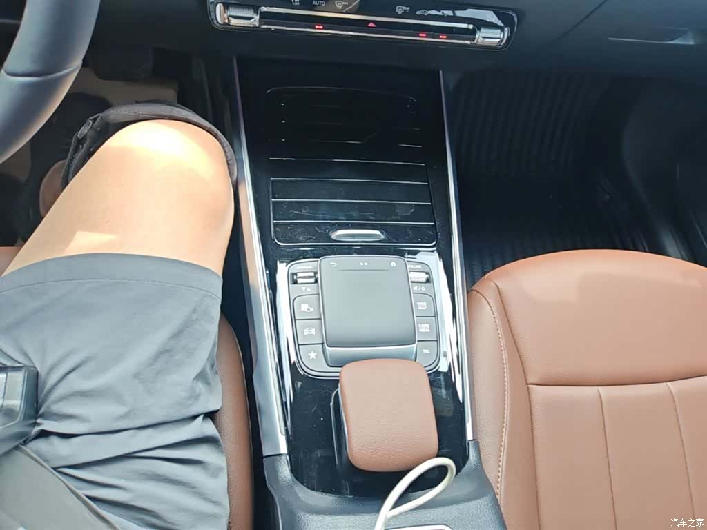 Mercedes-Benz GLB, 2023 14