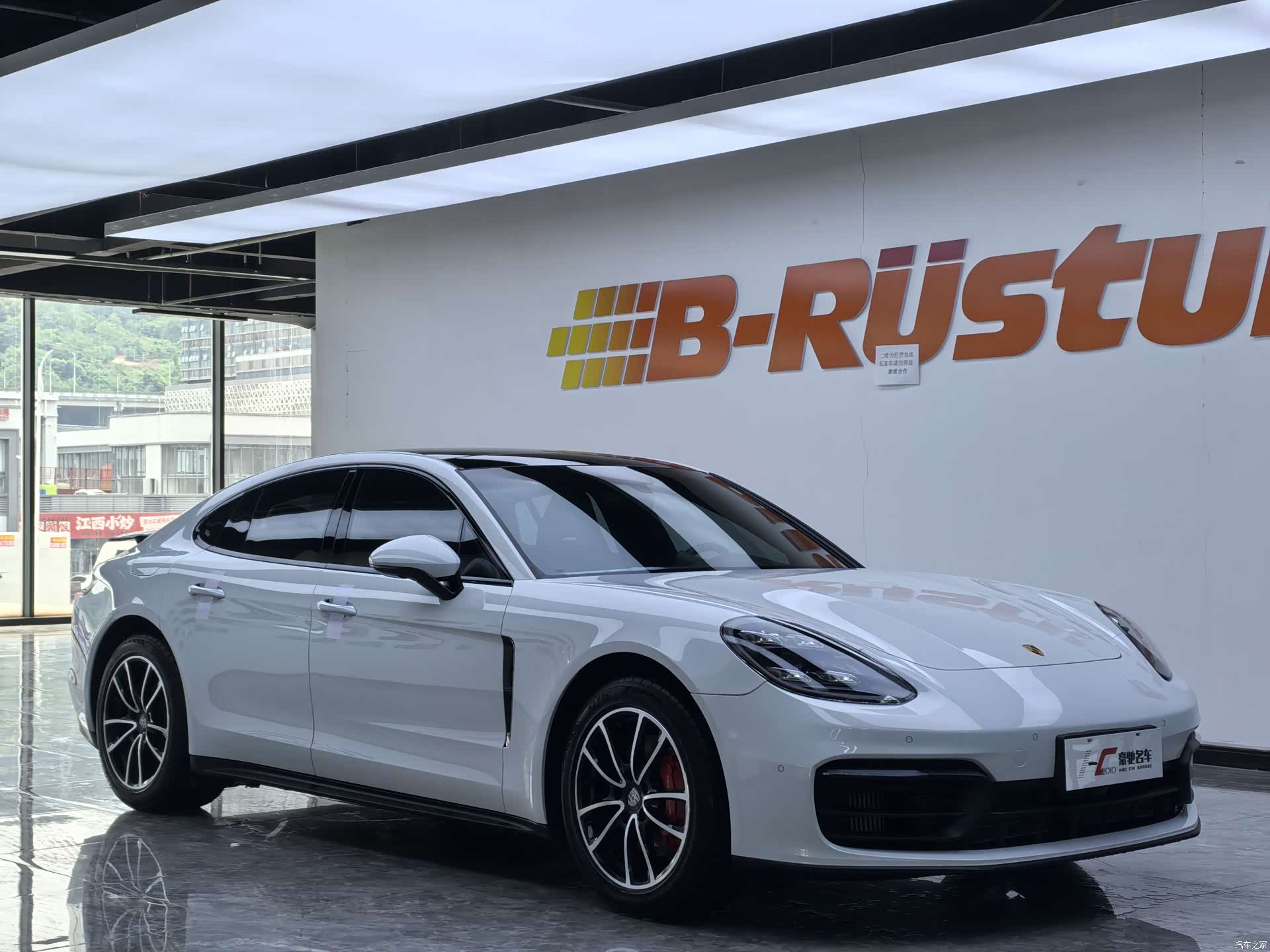 Porsche Panamera, 2022 3
