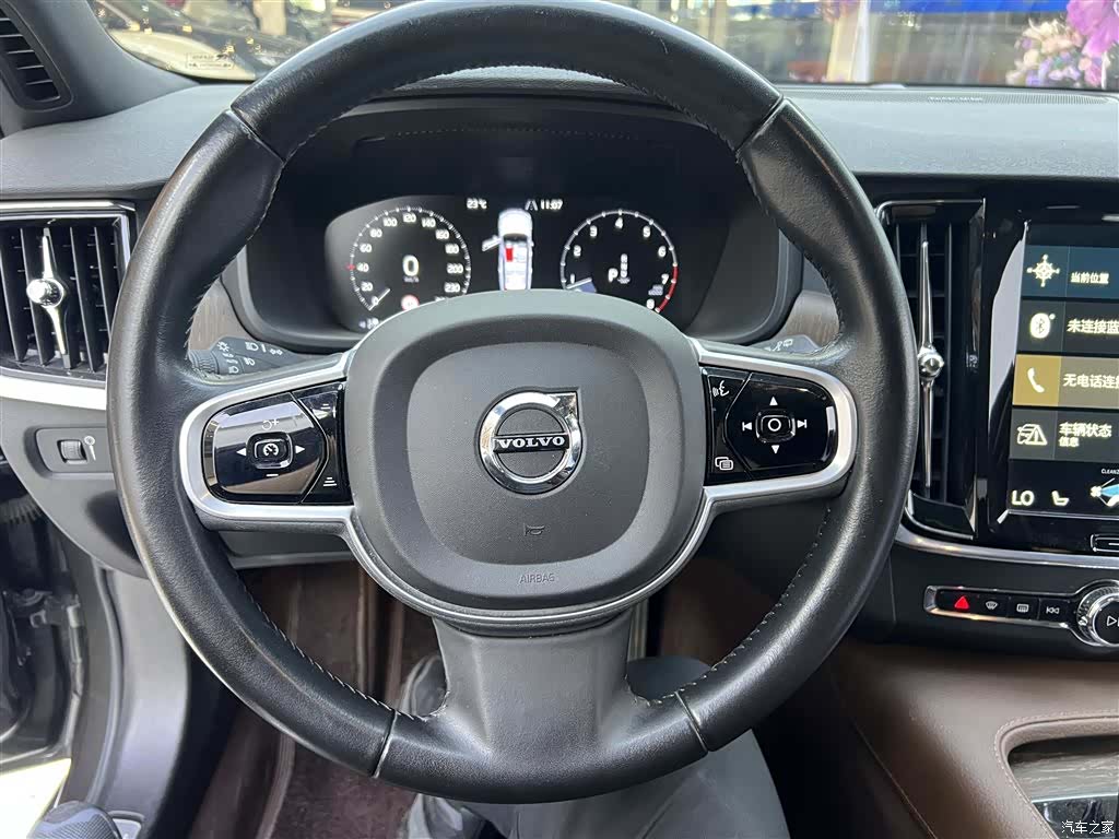 Volvo V90, 2021 35