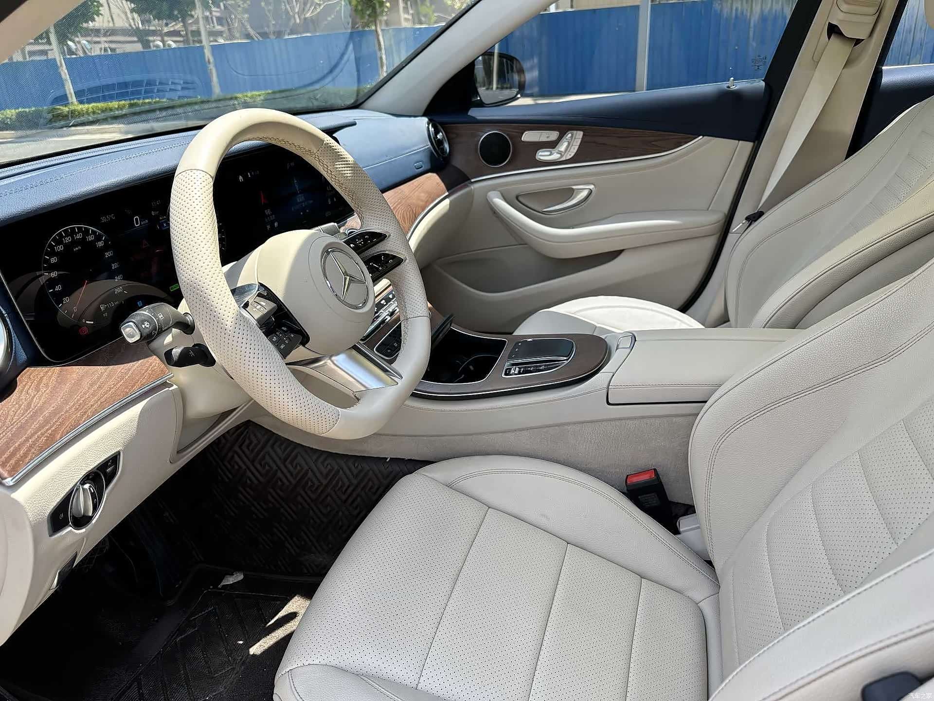Mercedes-Benz E-Class, 2023 4