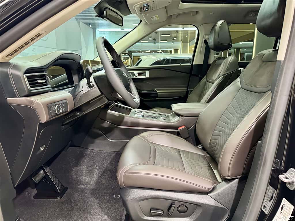 Ford Explorer, 2026 17
