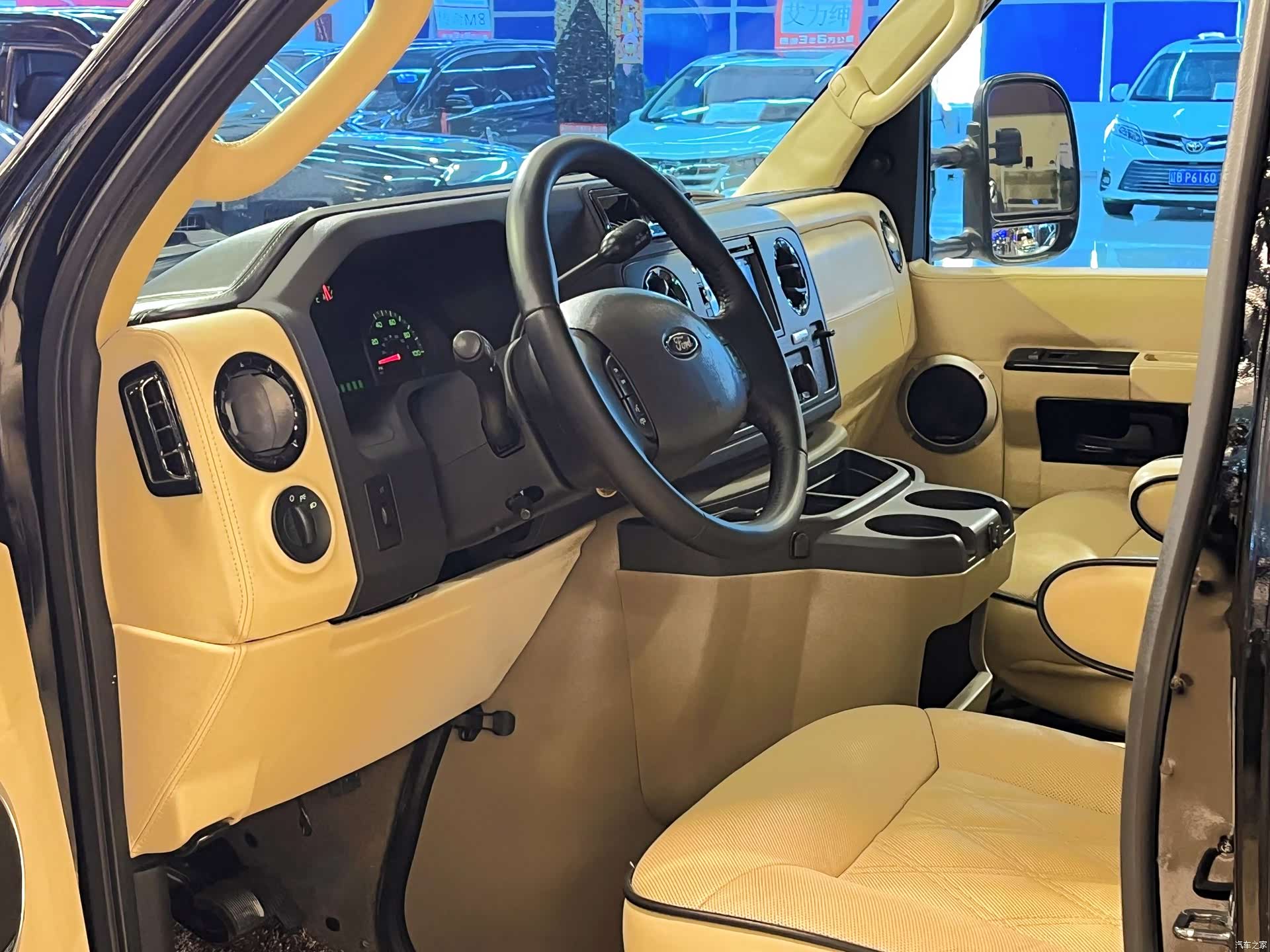 Ford E350, 2012 7