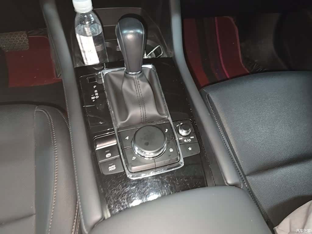 Mazda Mazda3, 2024 14