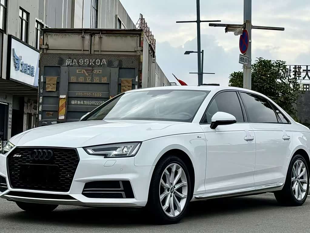 Audi A4L 2019 40 TFSI Fashion V