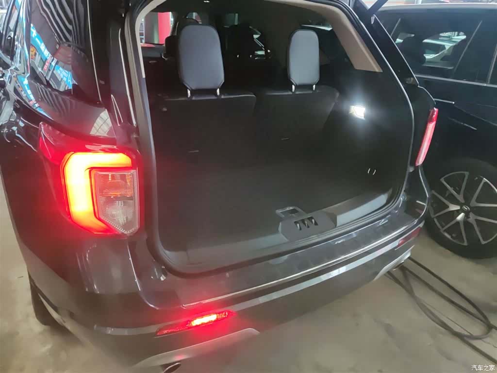 Ford Explorer, 2021 15
