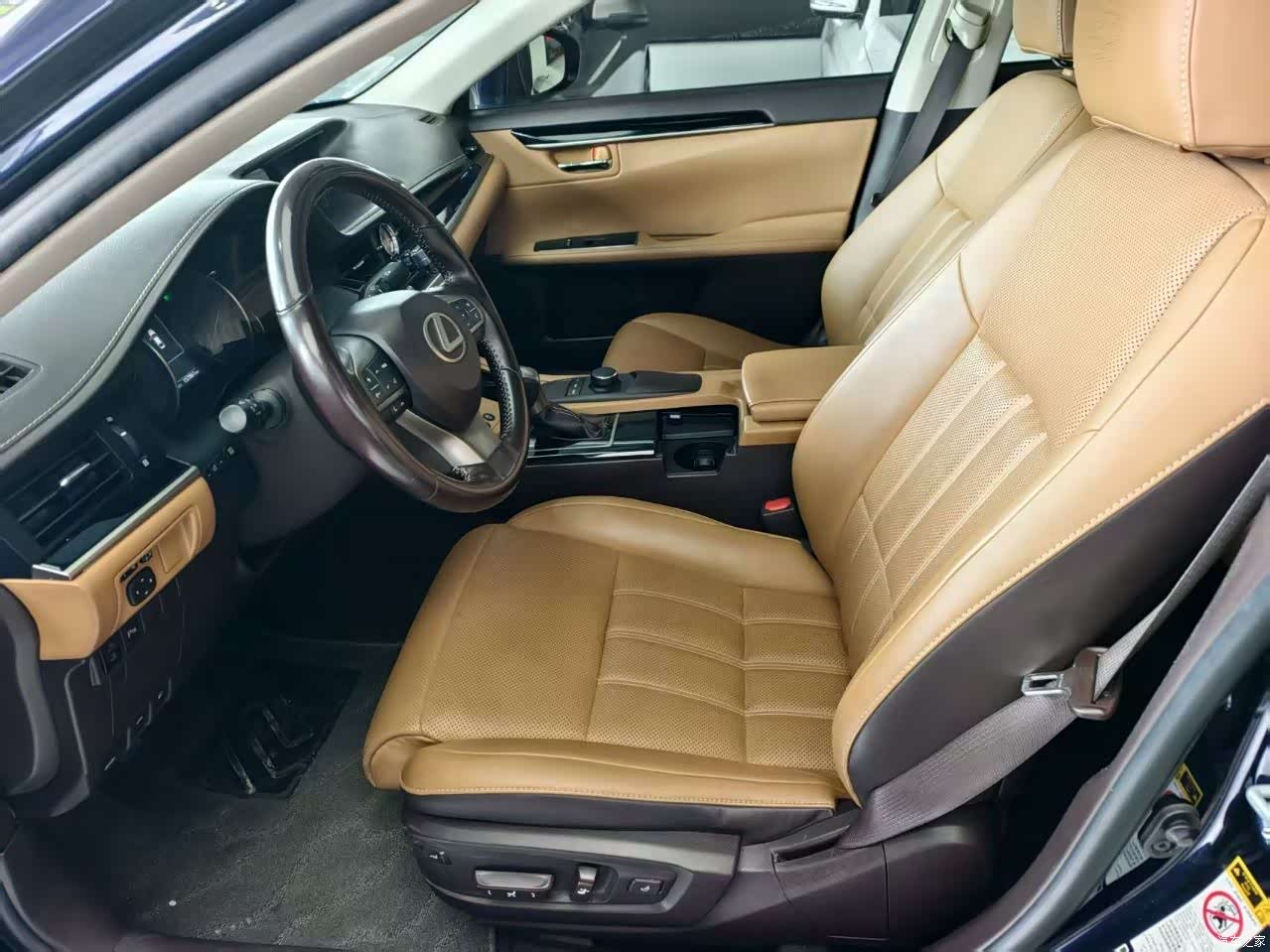 Lexus ES, 2017 4