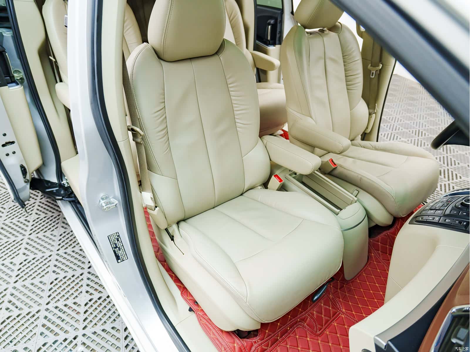 Buick GL8, 2019 11