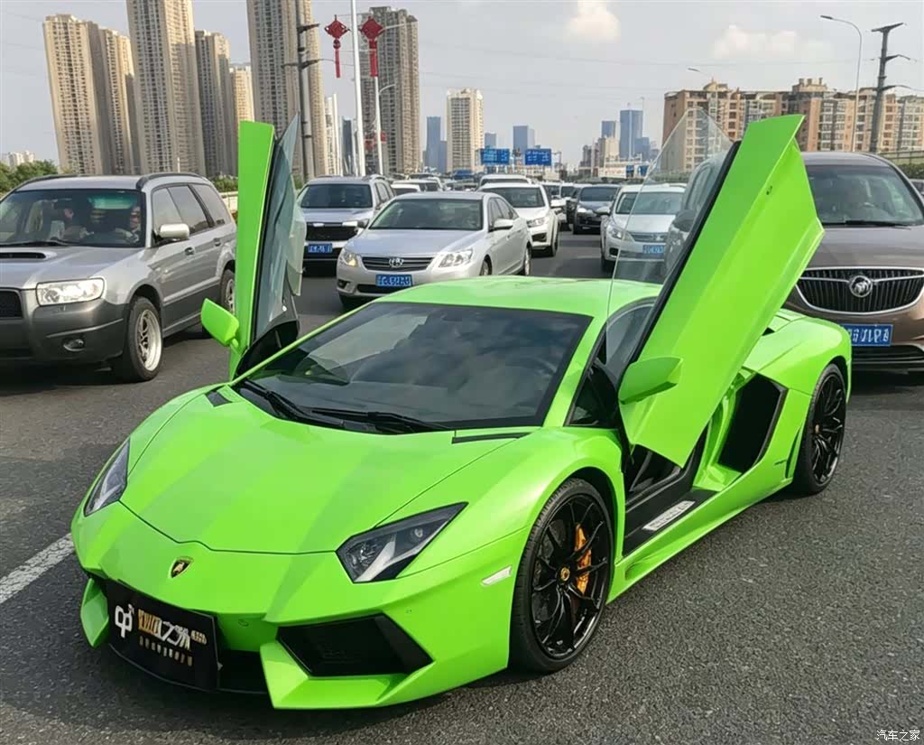 Lamborghini Aventador, 2012 1