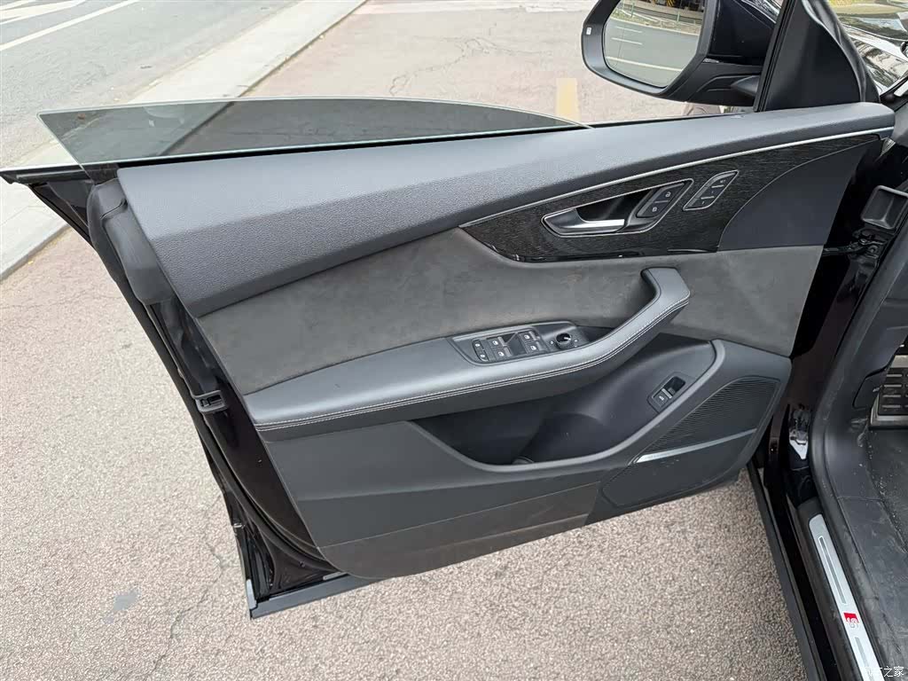 Audi Q8, 2021 6