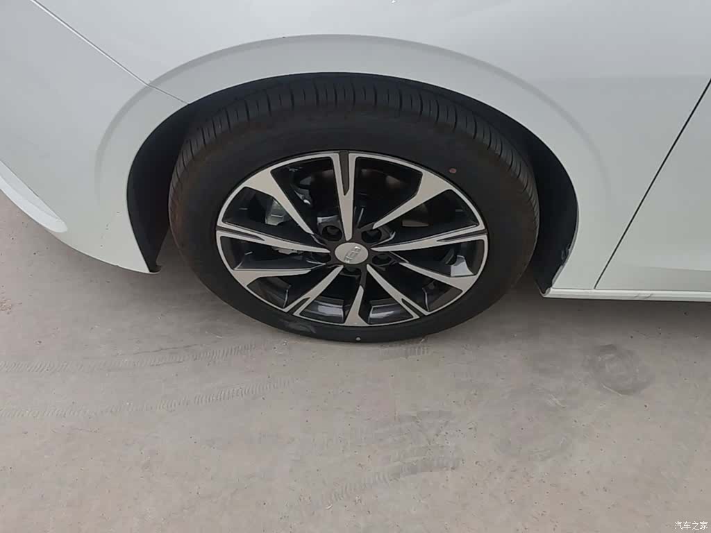 Geely Emgrand, 2025 23