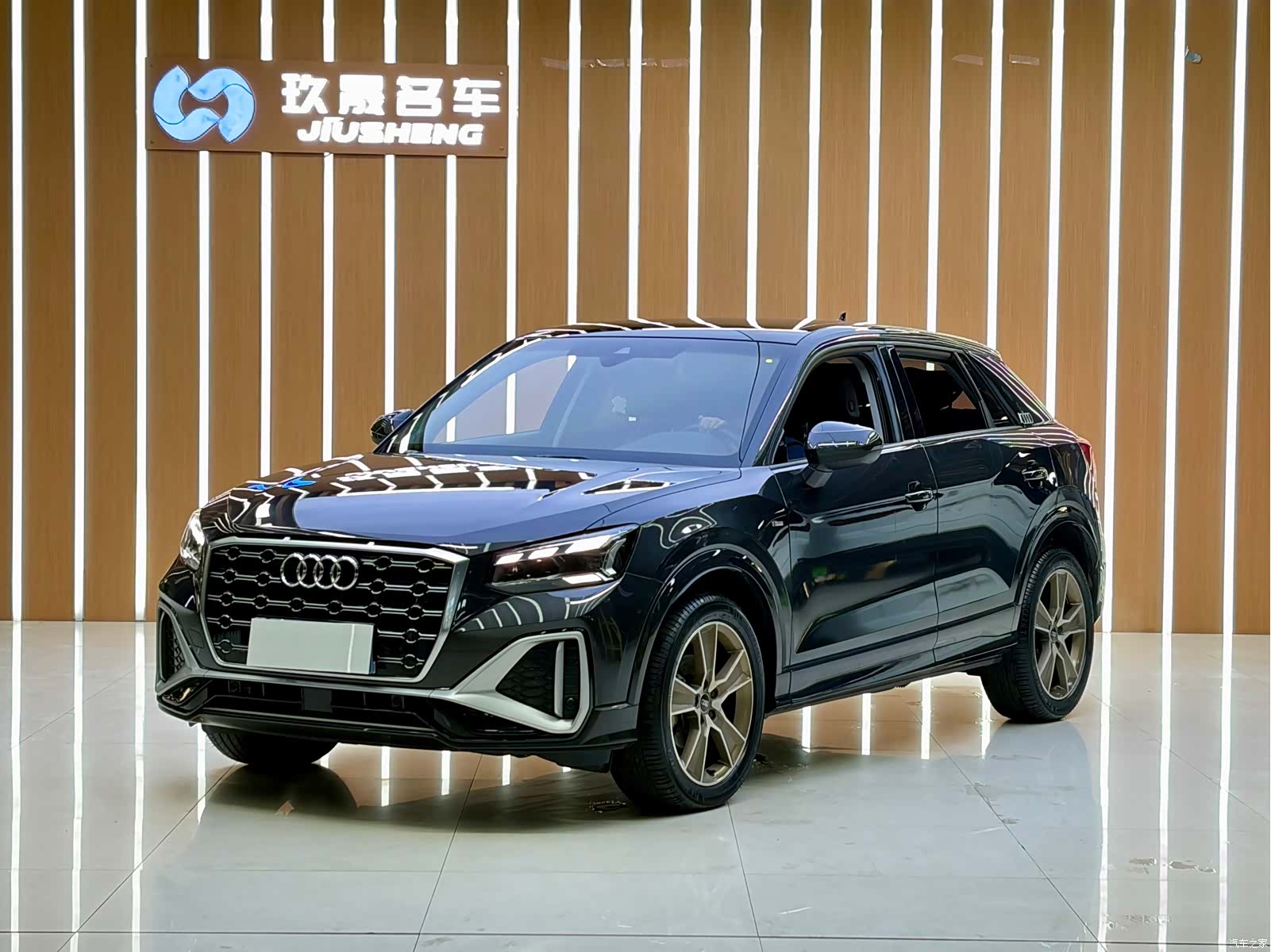Audi Q2L, 2022 1
