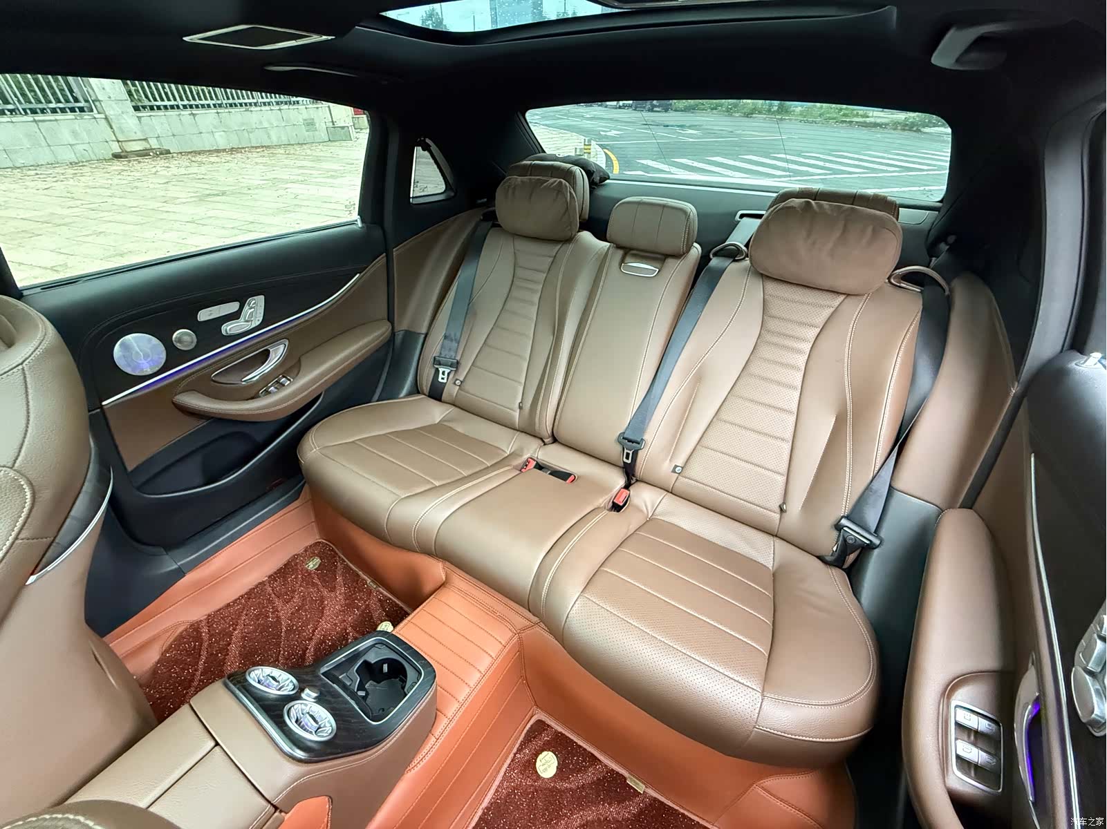 Mercedes-Benz E-Class, 2021 12