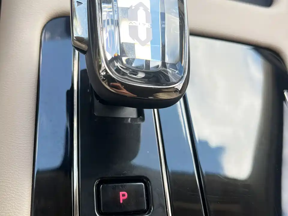 AITO Ask the world M7