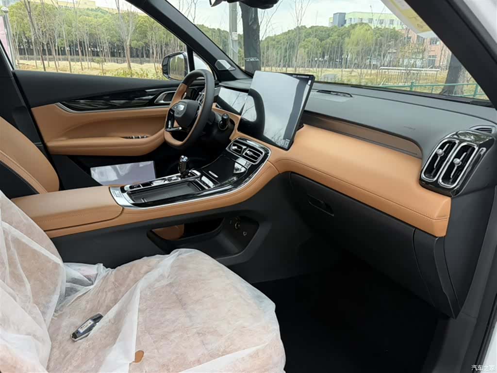 Geely Boyue, 2026 13