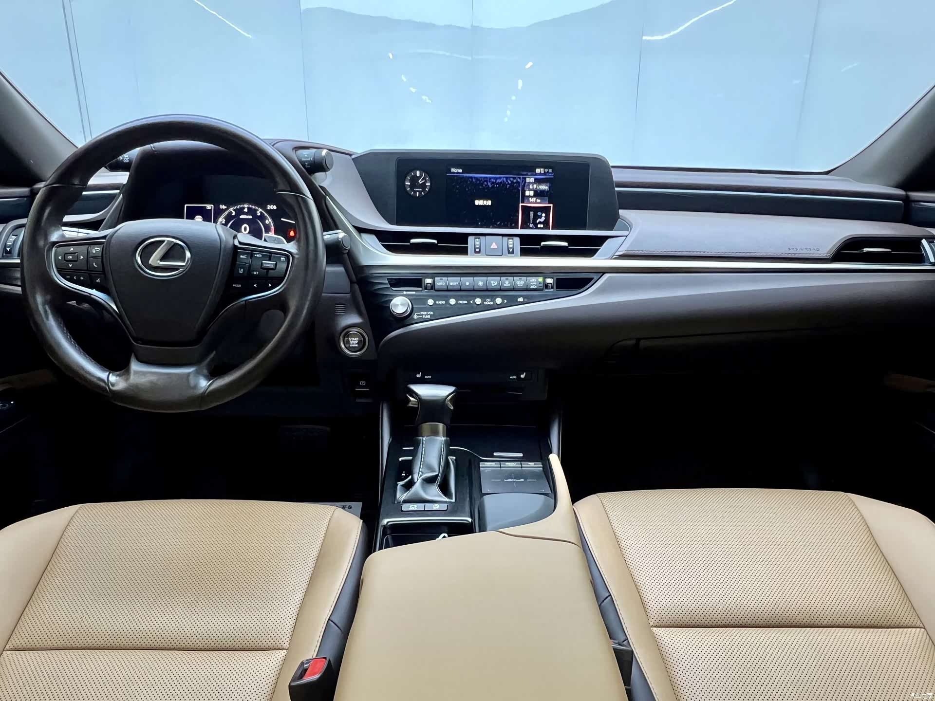 Lexus ES, 2021 10