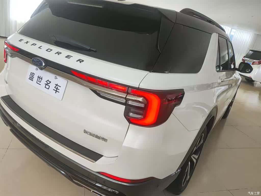 Ford Explorer, 2022 все фото