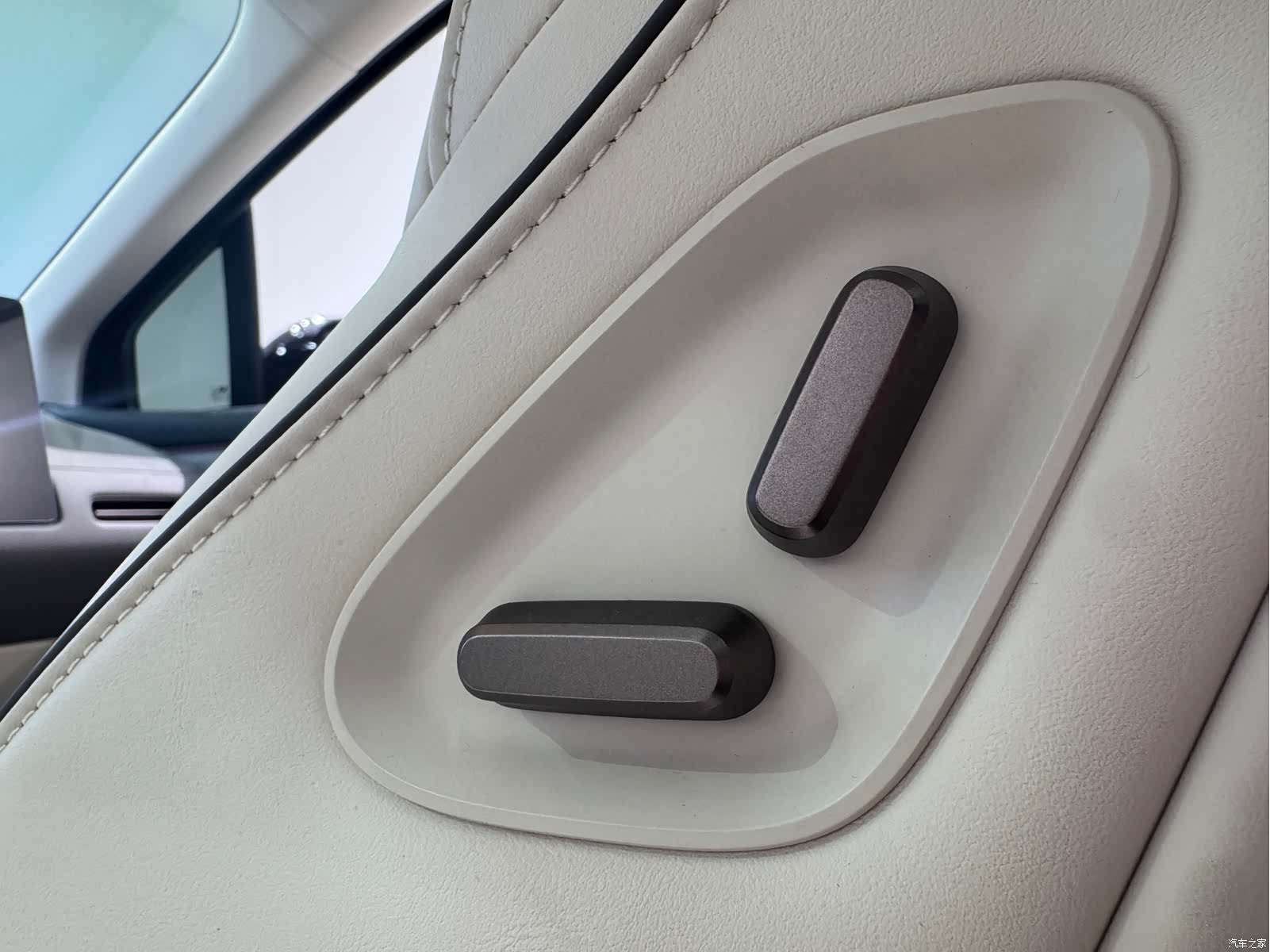 Li Auto i8, 2026 16