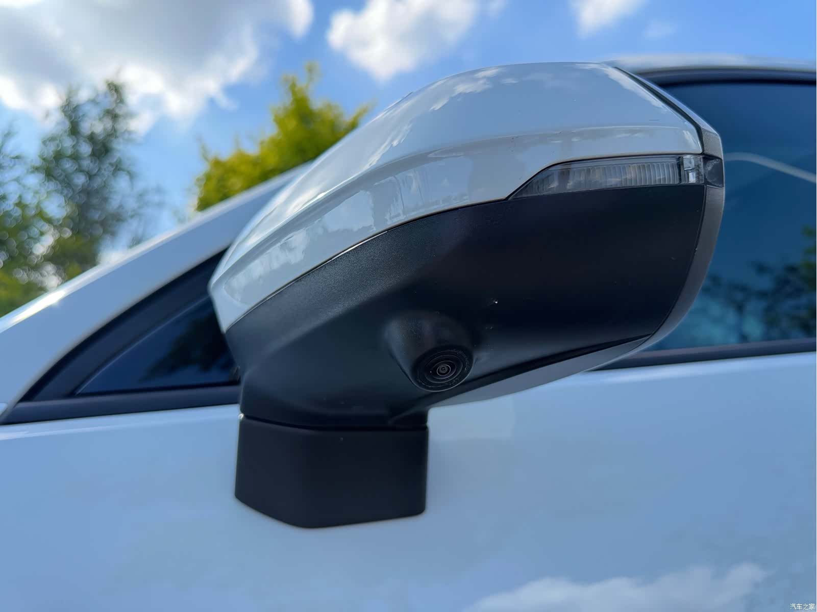 Audi Q2L, 2023 20