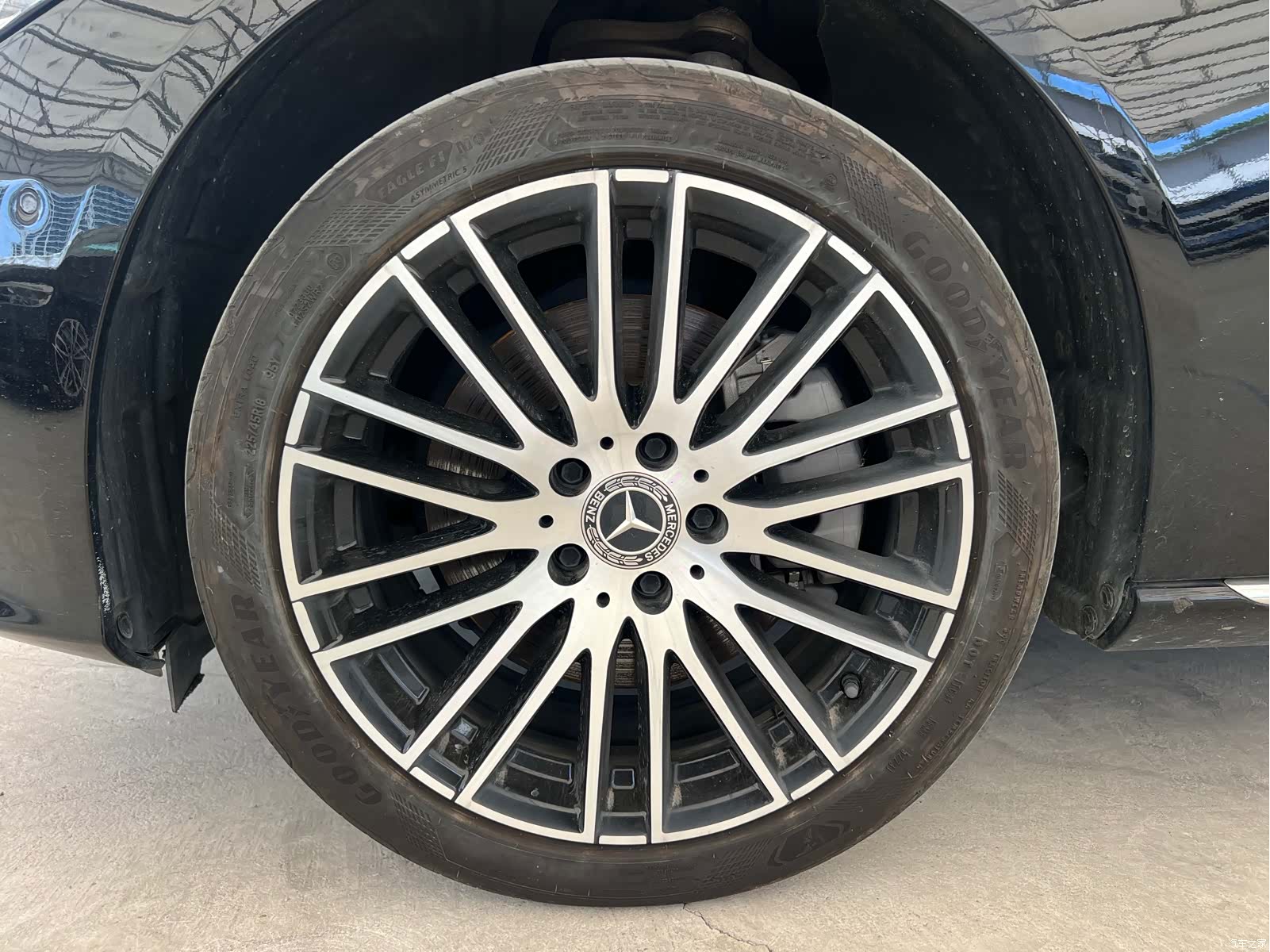 Mercedes-Benz C-Class, 2024 3