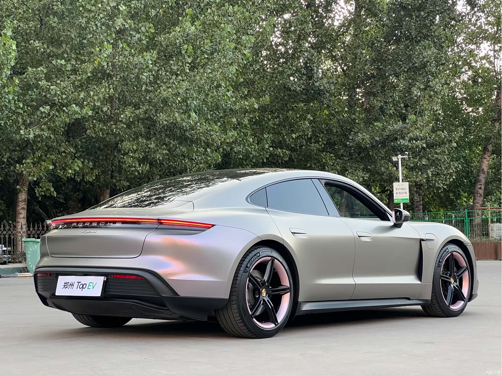 Porsche Taycan, 2021 все фото