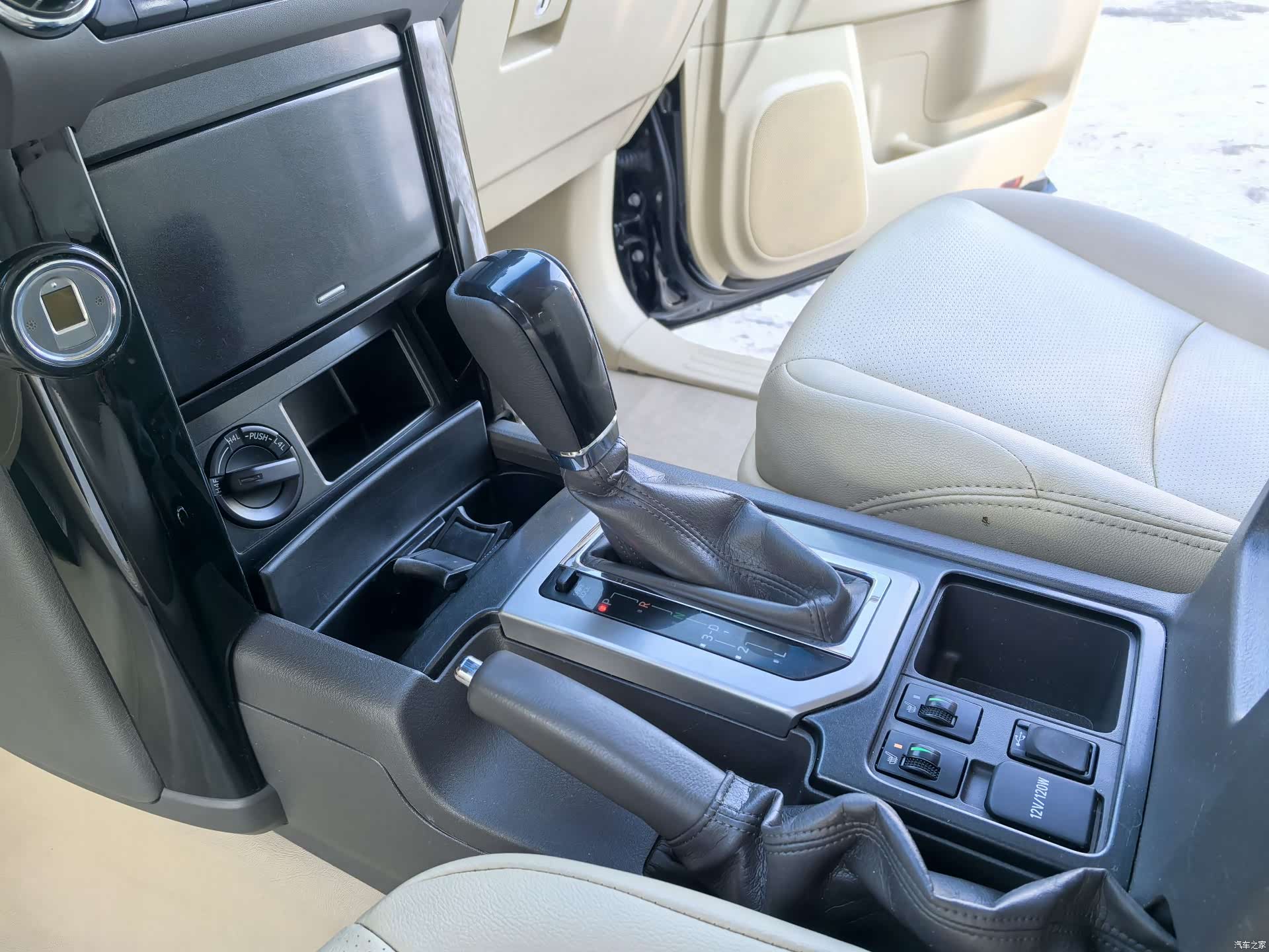 Toyota Prado, 2014 10