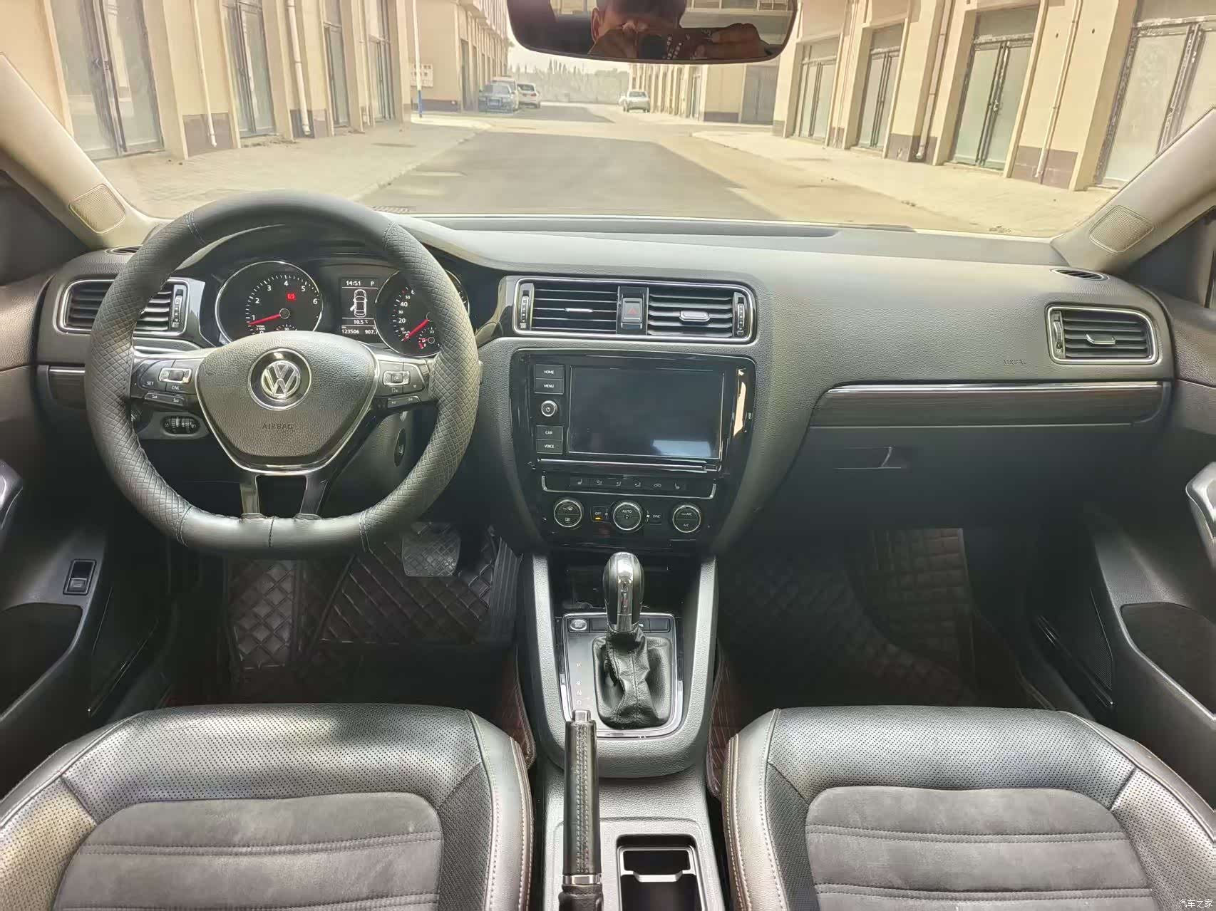 Volkswagen Sagitar, 2017 все фото