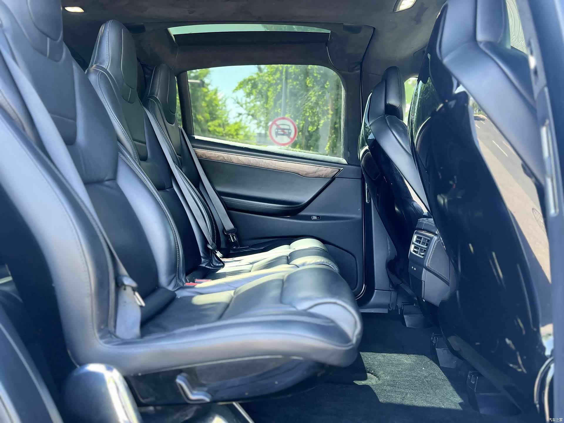 Tesla Model X, 2017 20