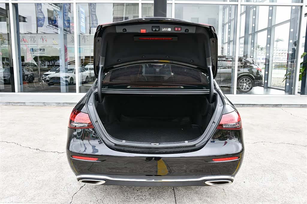 Mercedes-Benz E-Class, 2023 11
