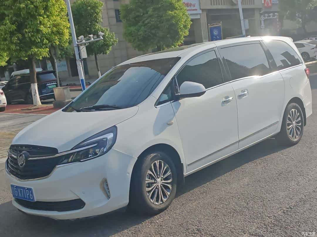 Buick GL8, 2021 1