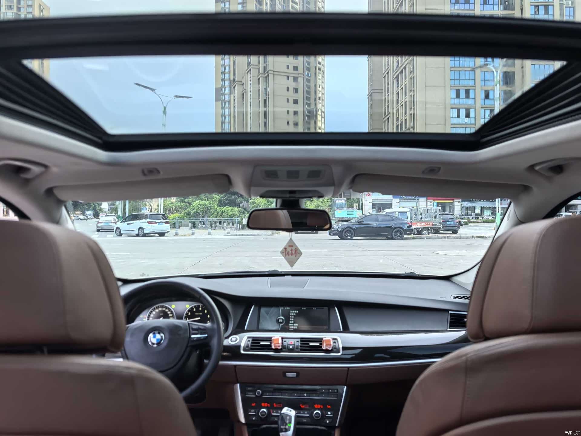 BMW 5 Series, 2011 10
