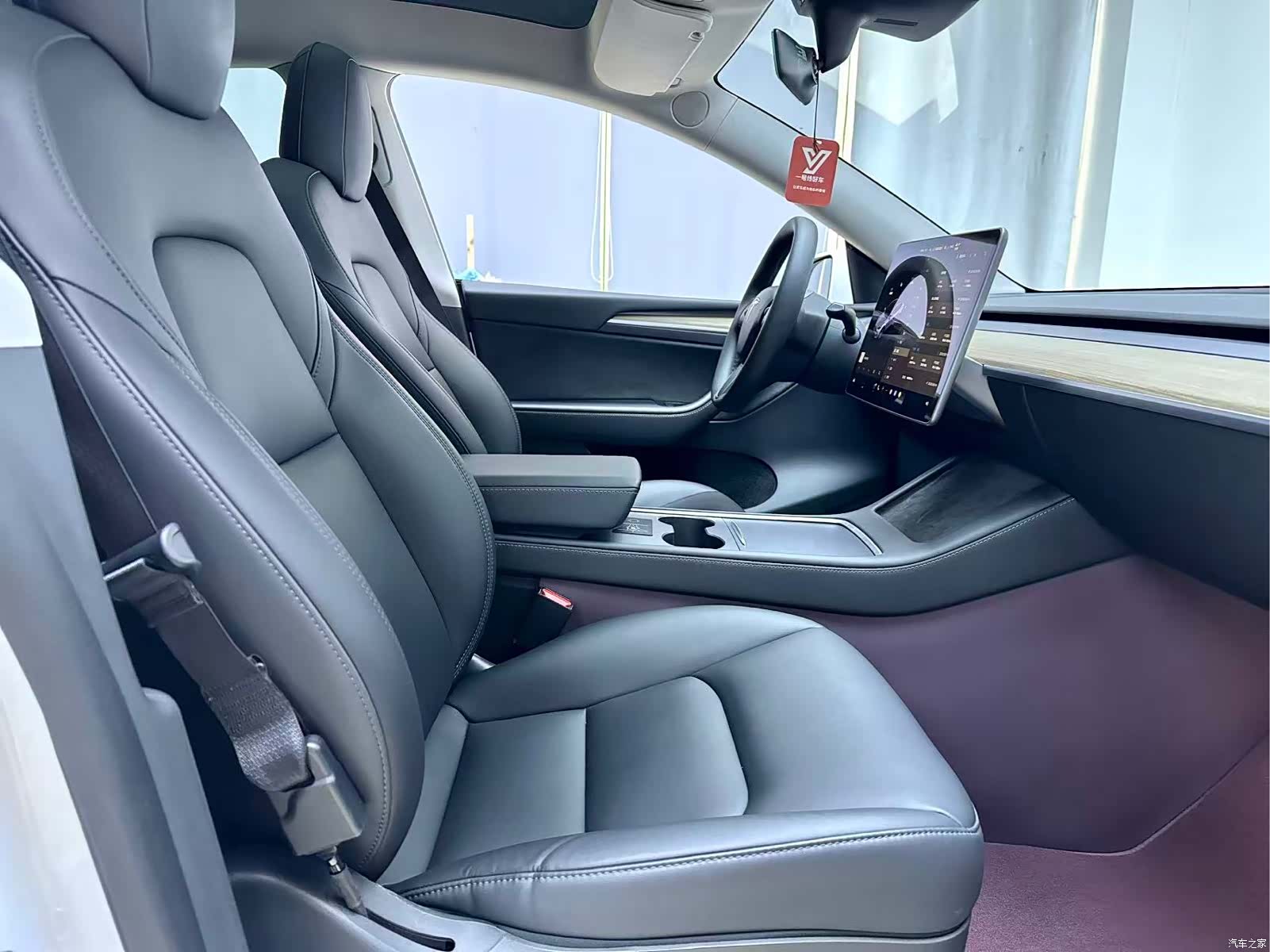 Tesla Model Y, 2022 10