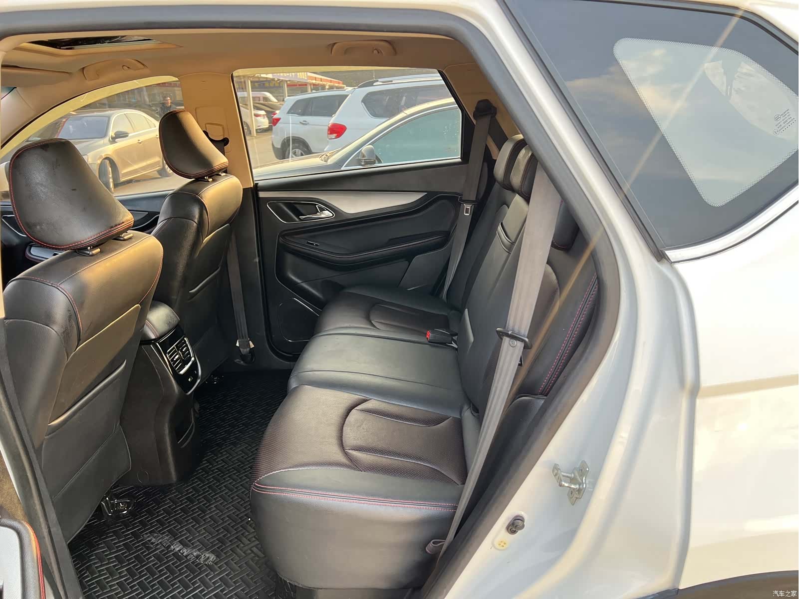 Wuling 560, 2016 13