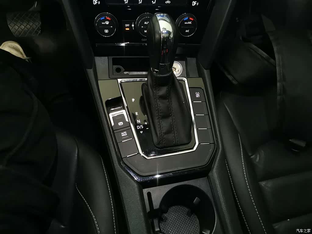 Volkswagen Lamando, 2015 10