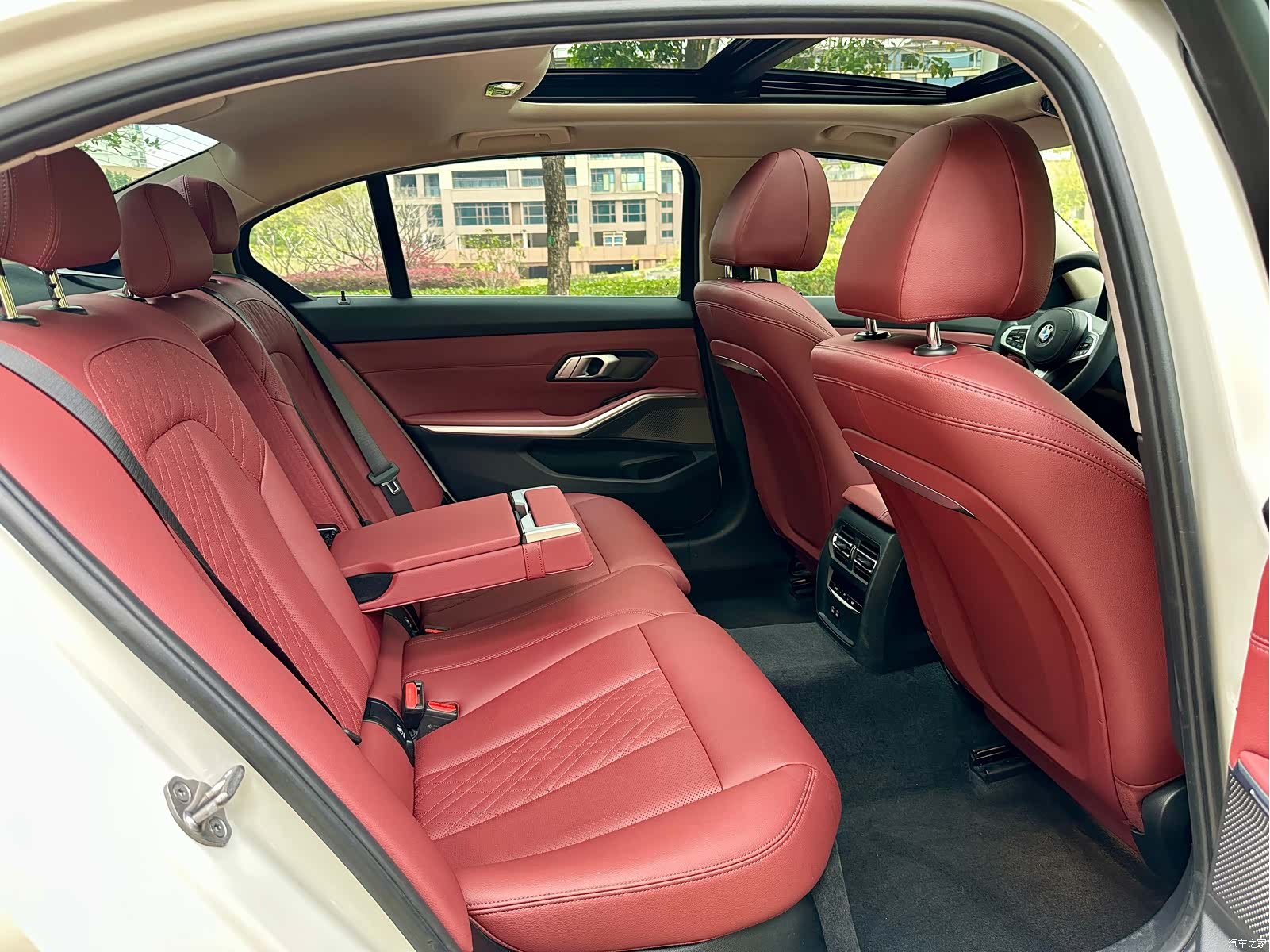 BMW 3 Series, 2023 13