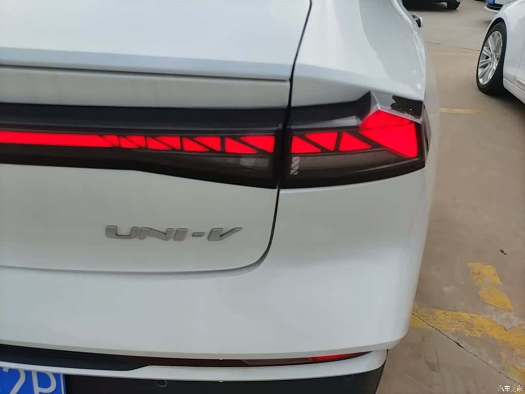 Changan UNI-V, 2024 8