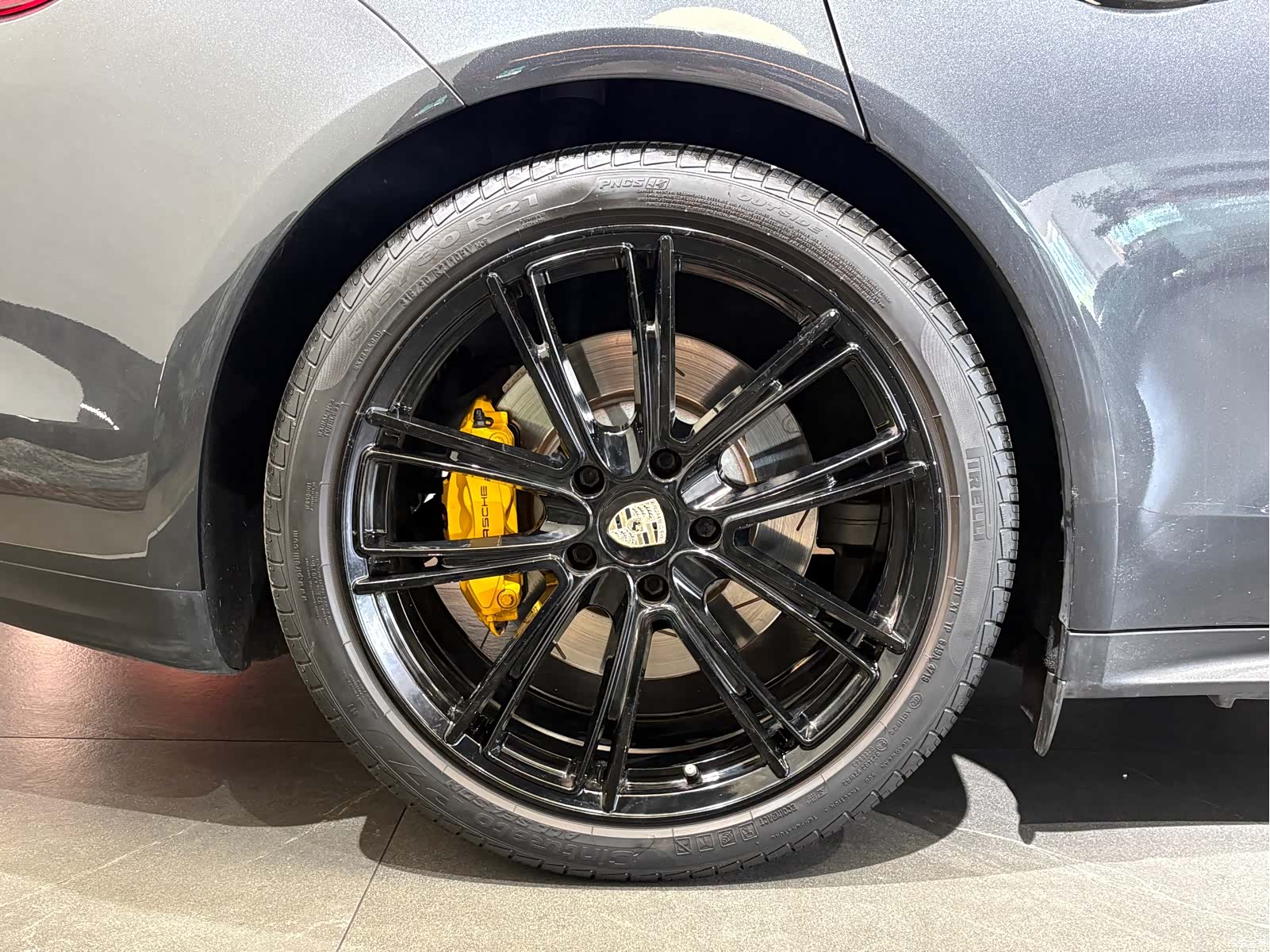 Porsche Panamera, 2018 все фото