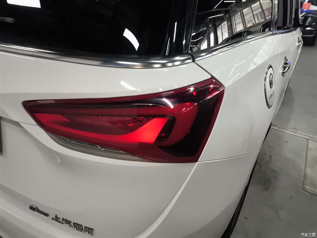 Buick GL6, 2022 8