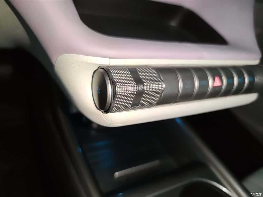 BYD Dolphin, 2021 14