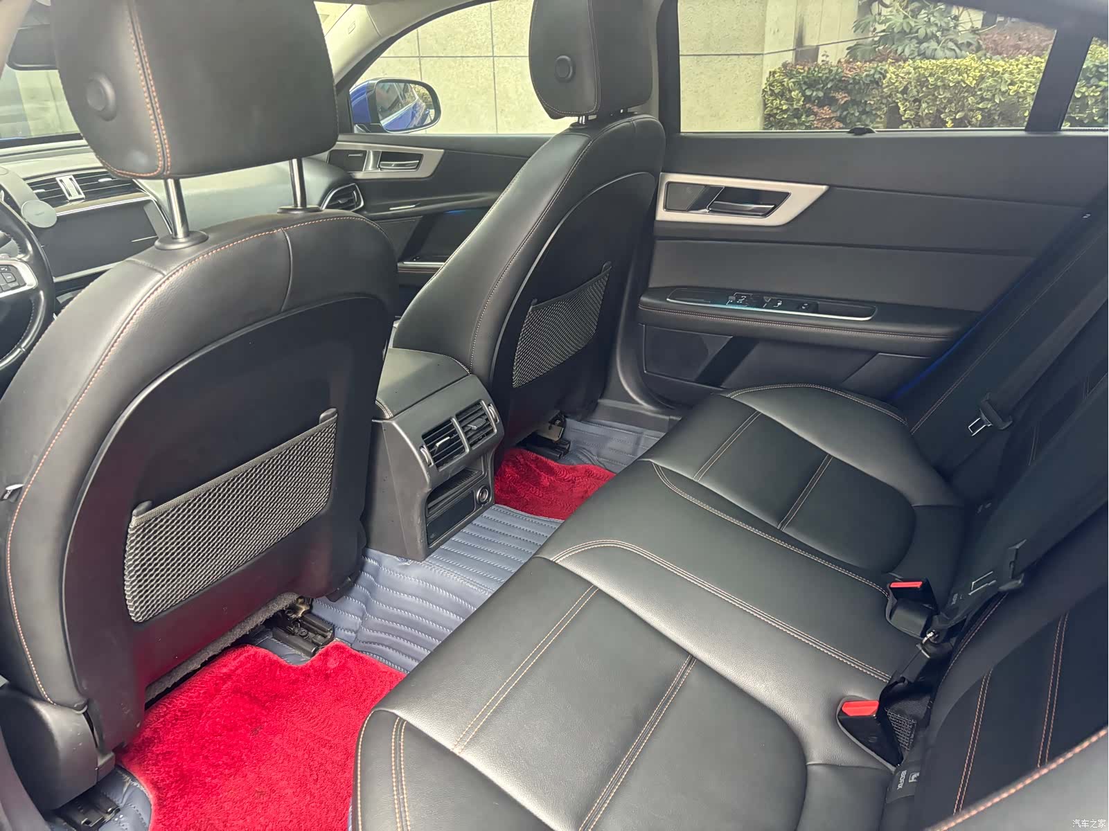 Land Rover XEL, 2019 15