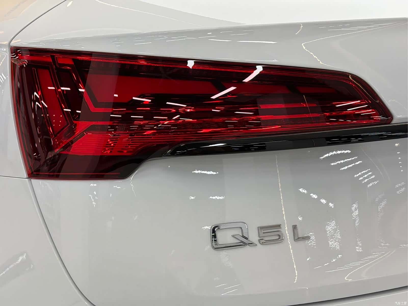 Audi Q5L, 1900 11