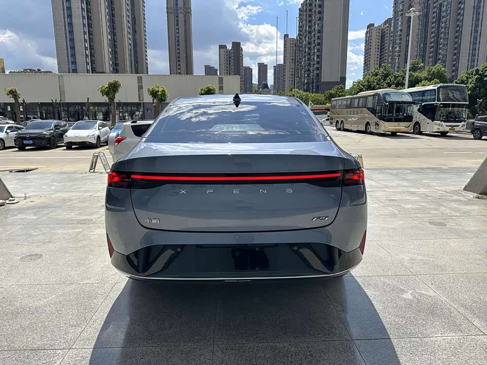 XPENG P5
