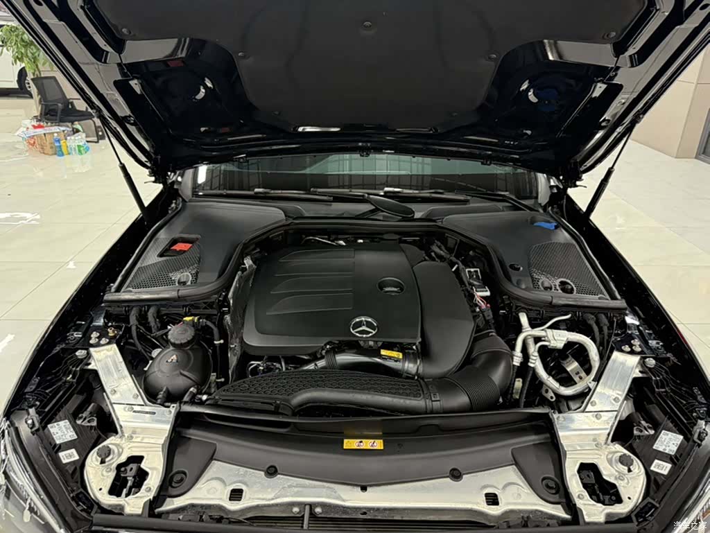 Mercedes-Benz E-Class, 2023 19
