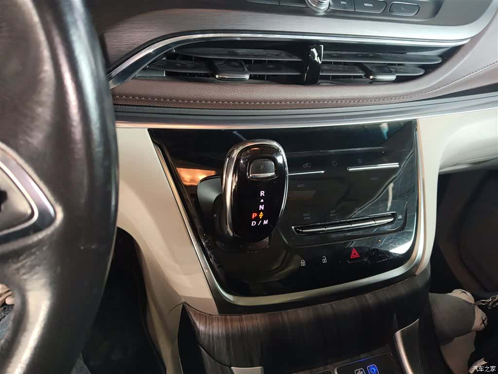 Buick GL8, 2022 11