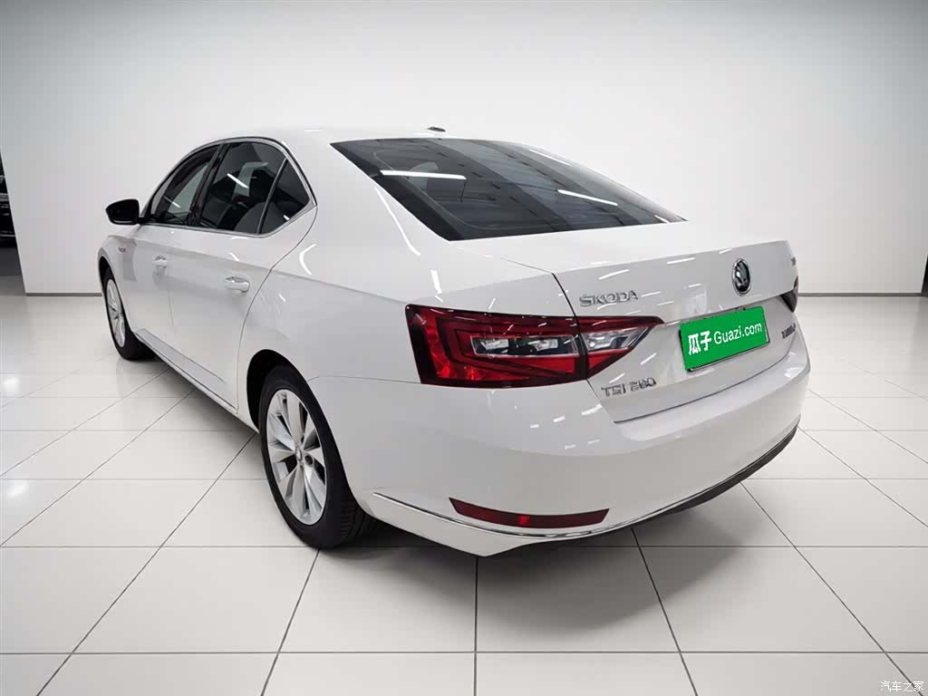 Skoda Superb, 2019 25